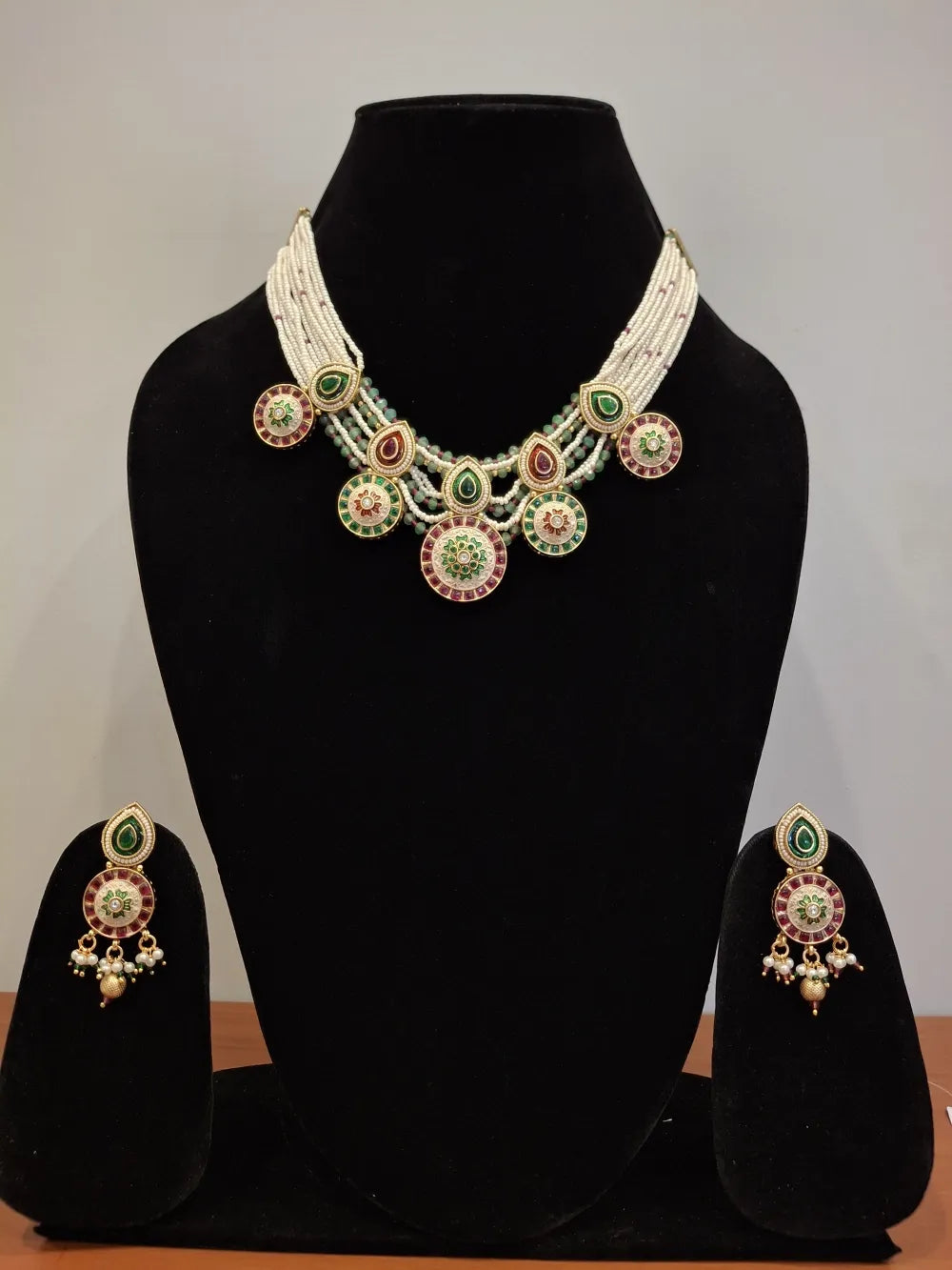 Heritage Glow Kundan Necklace Set – Meenakari Craft with Beads