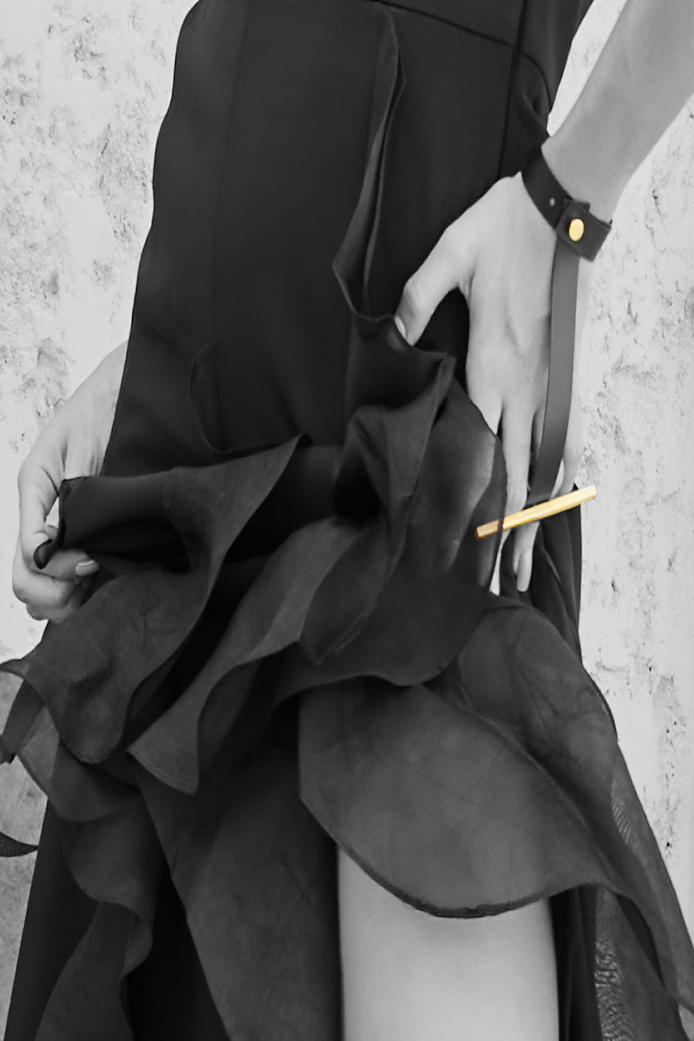 Contraption- Multi-Way Hand Accessory