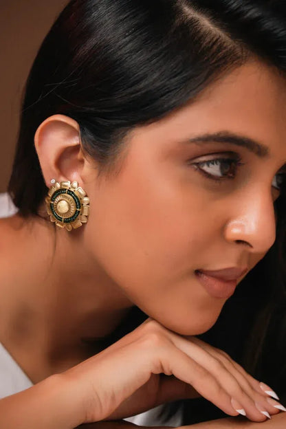 Sehr Studs – Elegant Gold and Green Stud Earrings