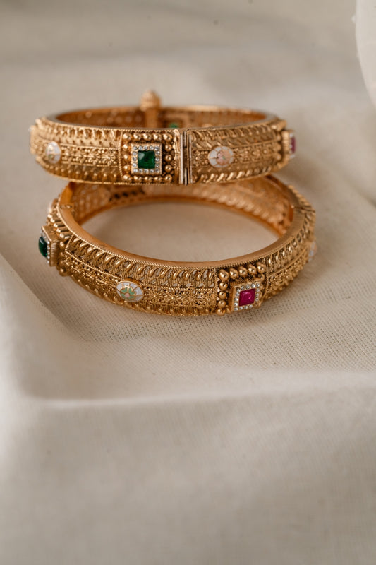 Geometric Gold-Tone Kundan Bangles