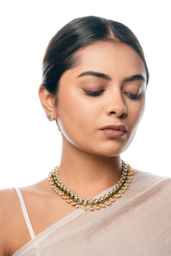 Oval Shape Kundan Green Choker Necklace Complimento