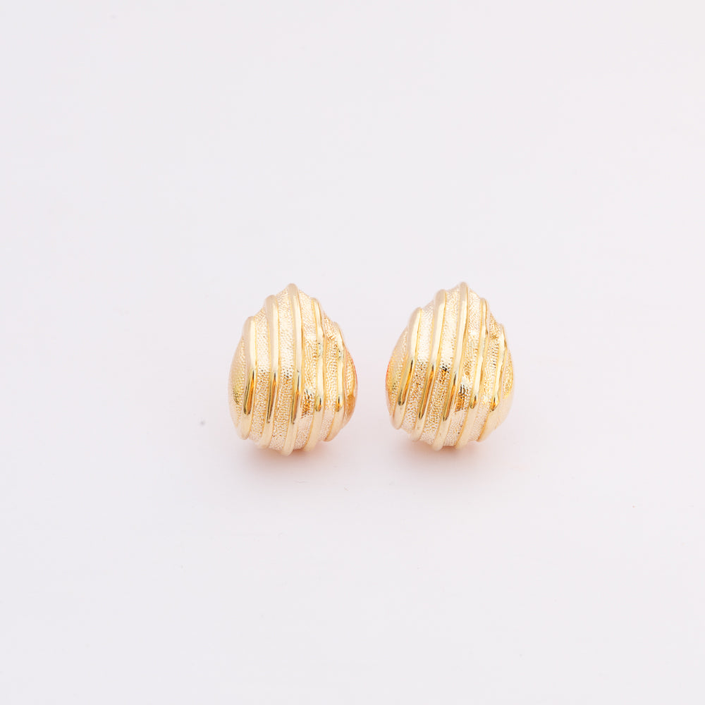 Brass Shell Stud Earrings – Gold