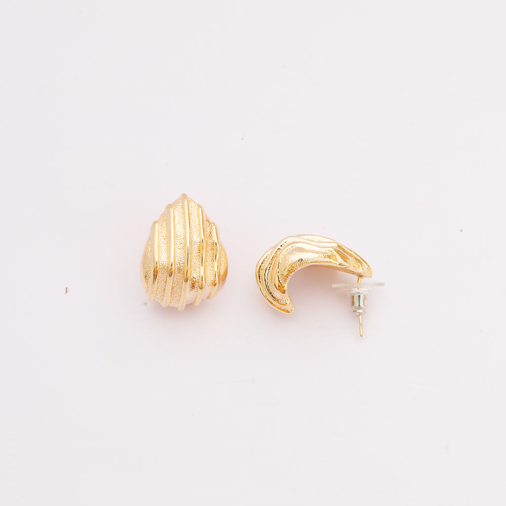 Brass Shell Stud Earrings – Gold