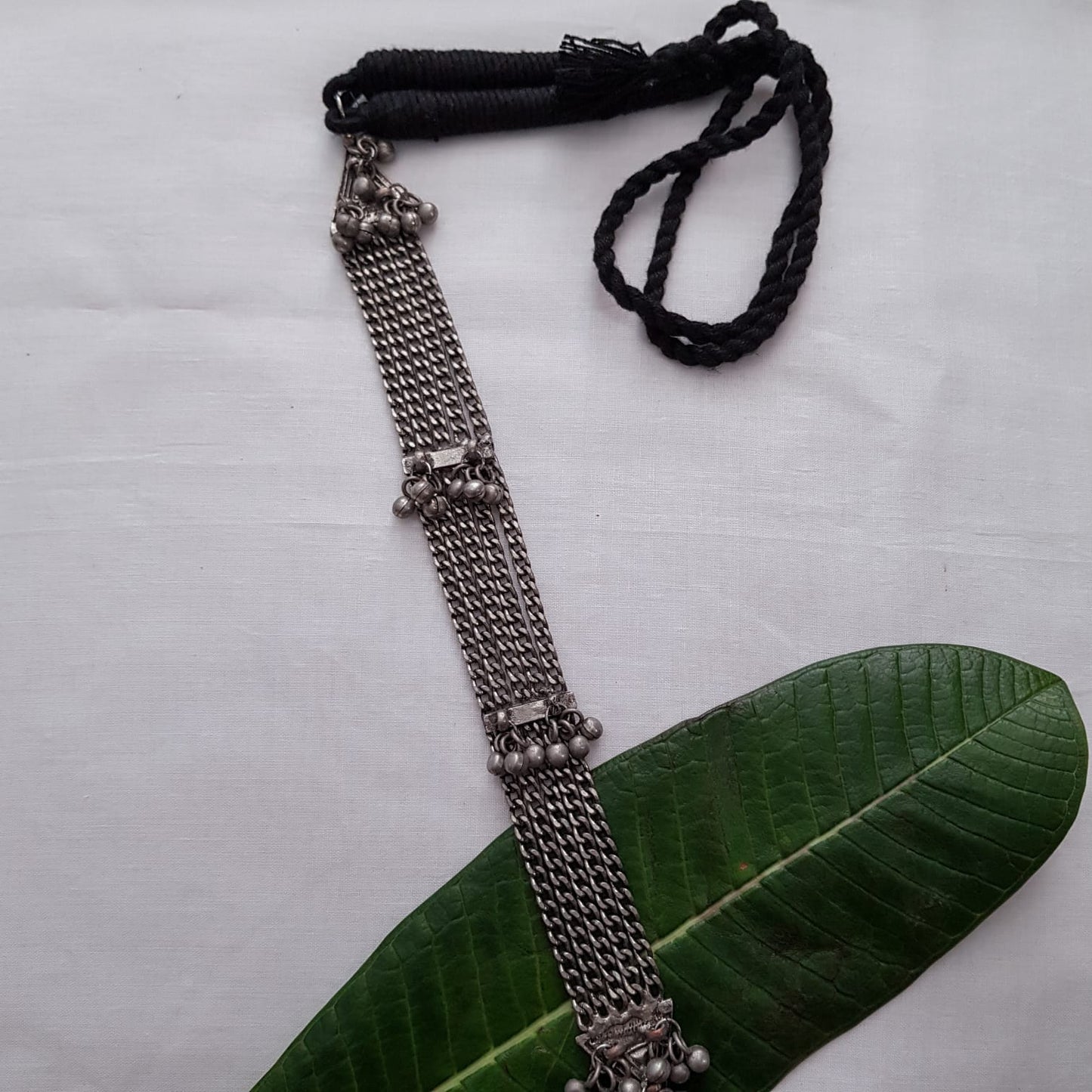 Ghunghru Chain Embellished Tie