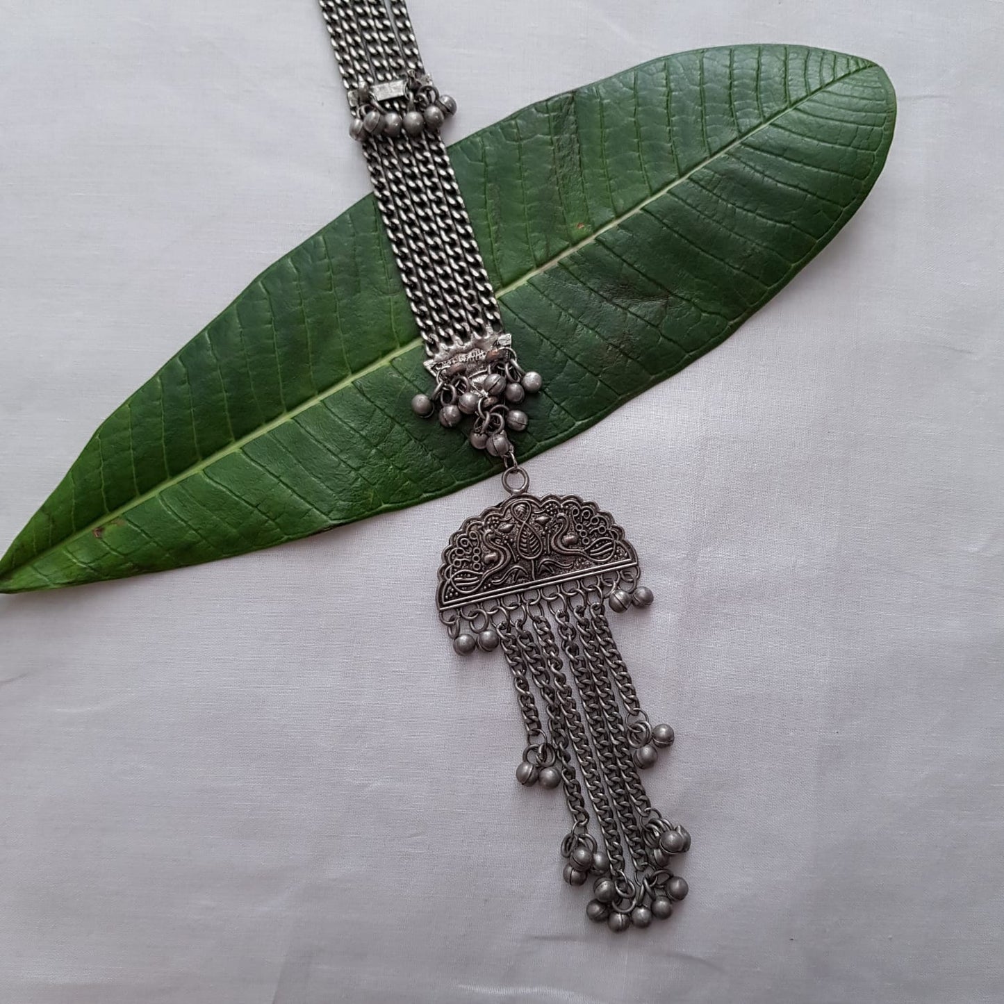 Ghunghru Chain Embellished Tie