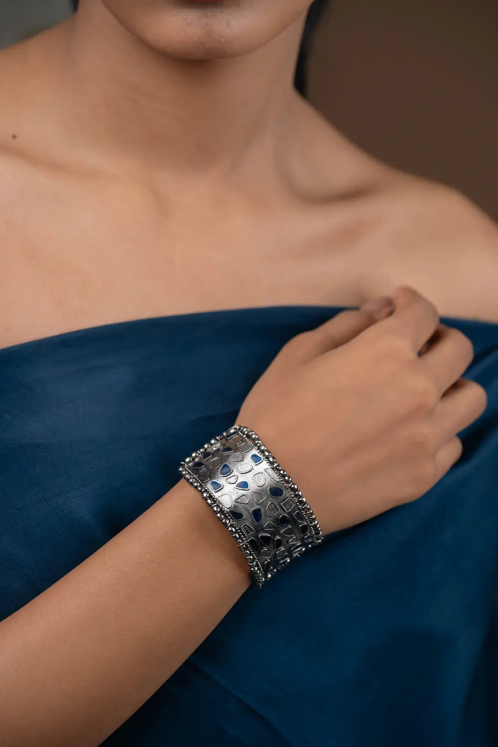 Raas Choker Combo of 4- Choker, Cuff Bracelet, Stud earrings & Ring